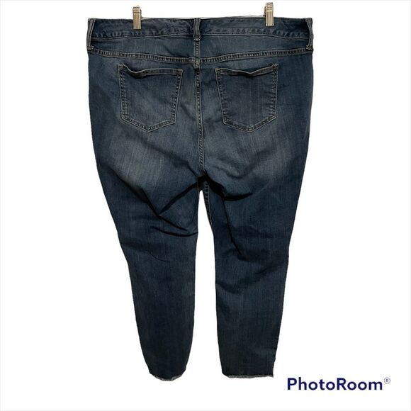 Torrid Women's Blue Denim TALL Cropped Ankle Jeans Fringe Hem Mid Rise Size 16T - Picture 4 of 10